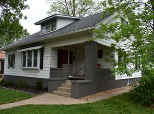 881 Division St, Charleston, IL 61920