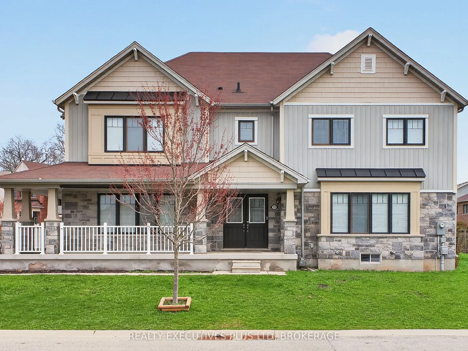 4 bed, $3,100 — Photo 1