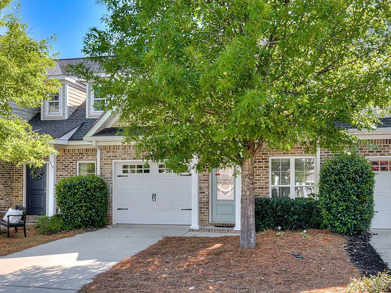 317 Buxton Ln — Photo 3