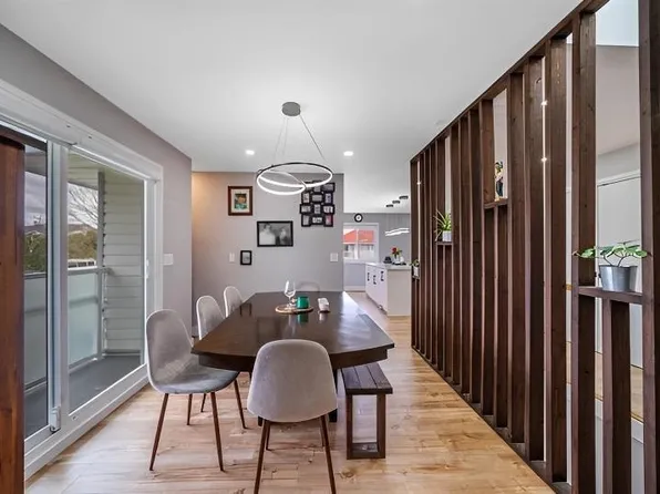 9482 153rd St, Surrey, BC V3R 9C7