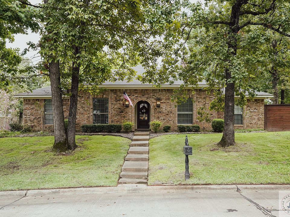 1st image of 6104 Stoneridge Dr