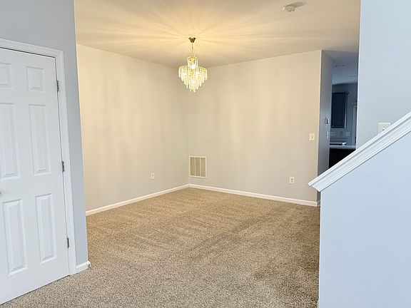 3rd image of 189 Executive Cir