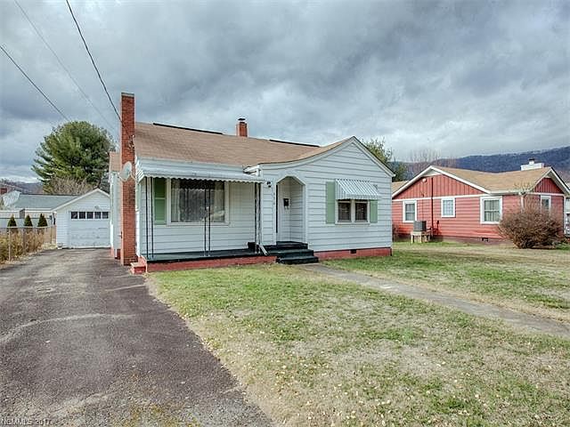 1st image of 550 Camelot Dr