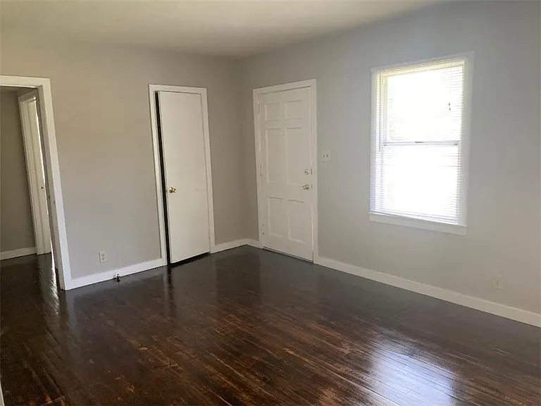 3173 Baronne St — Photo 5
