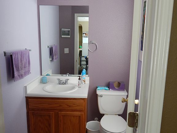 1/2 bath downstairs