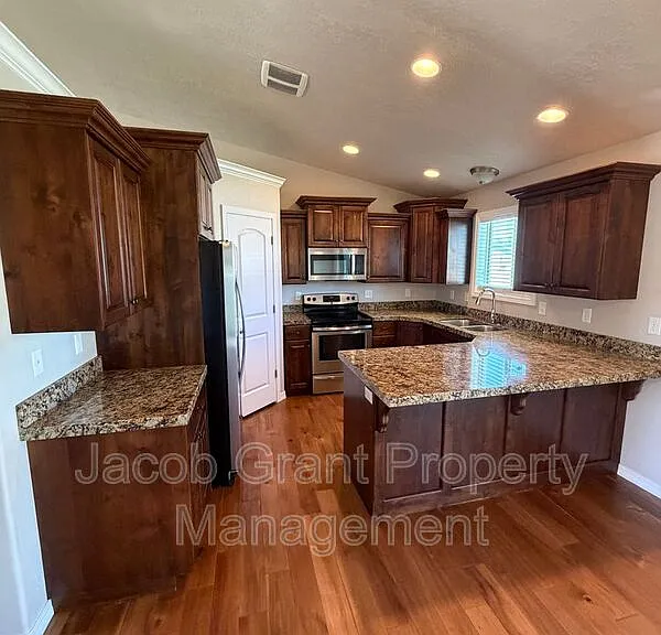 3030 Golden Rod Dr — Photo 4