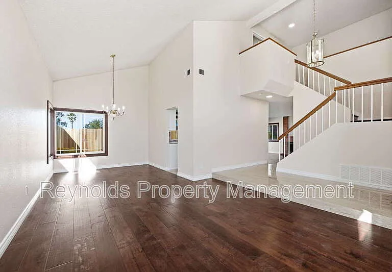 9462 Pipilo St — Photo 4