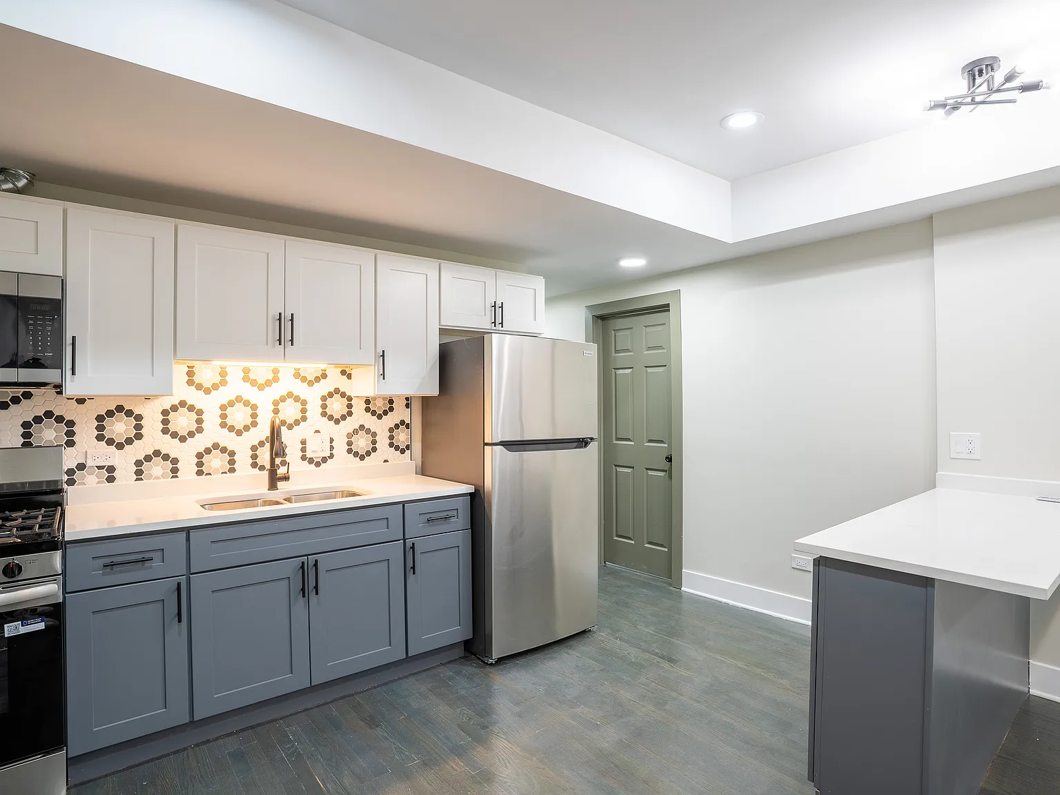 2 bed, $2,200 — Photo 4