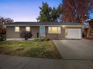 147 Circle Dr, Williamsburg, IA 52361