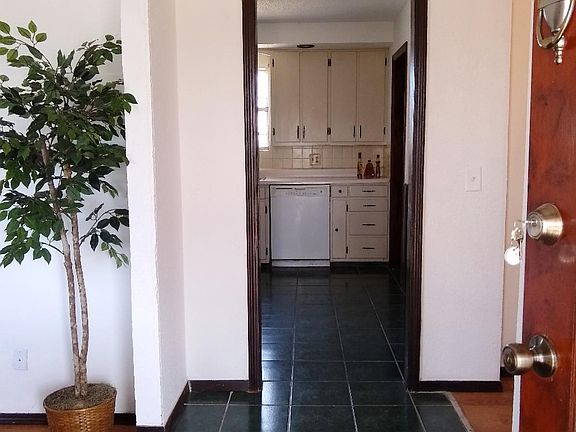 3rd image of 700 Elm Ave