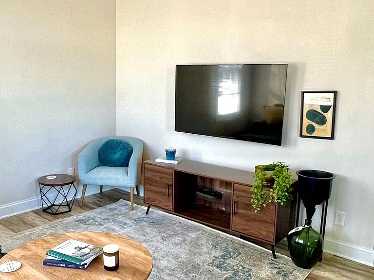 420 E North B St — Photo 3