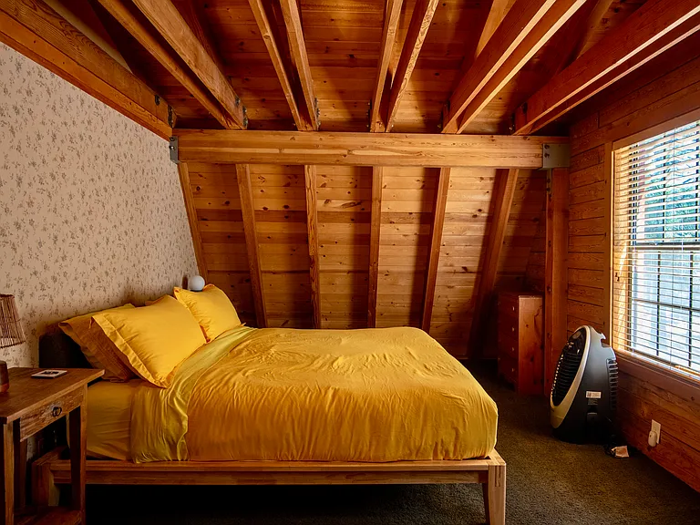 Bedroom 1 - King Bed
