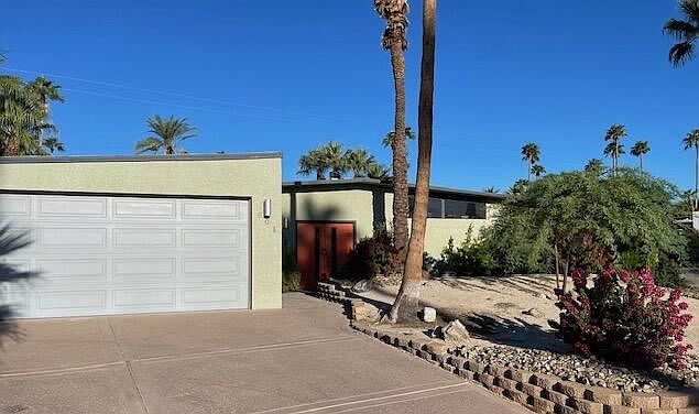 1st image of 601 N Farrell Dr