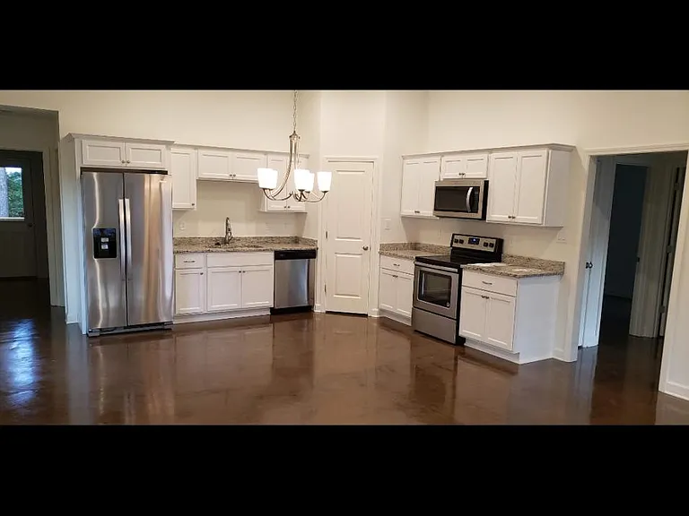 332 Wolf Den Dr — Photo 4