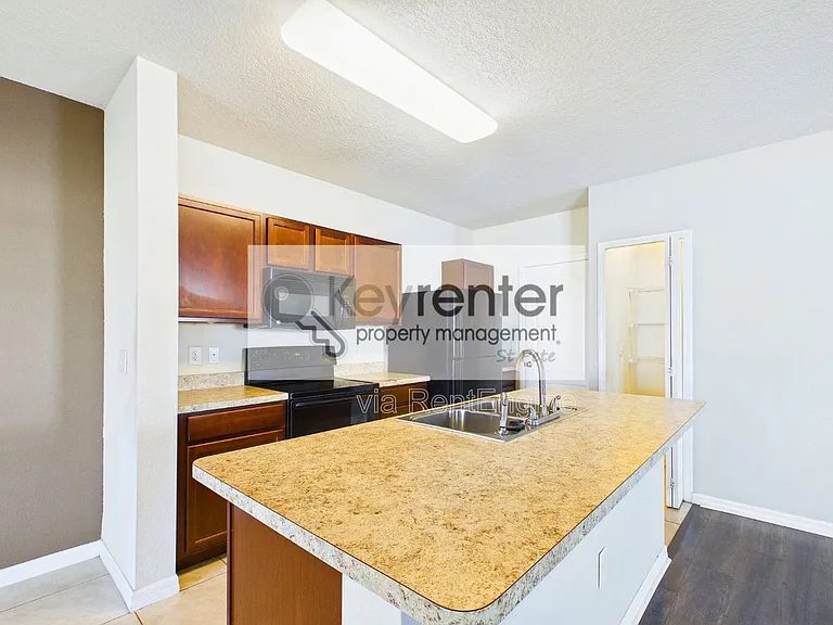 14517 Dunrobin Dr — Photo 16
