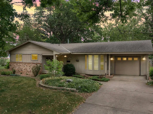 6348 Rhode Island Ave N, Brooklyn Park, MN 55428