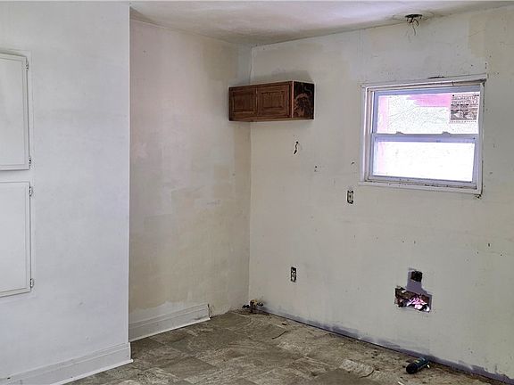3rd image of 539-541 Campbell St