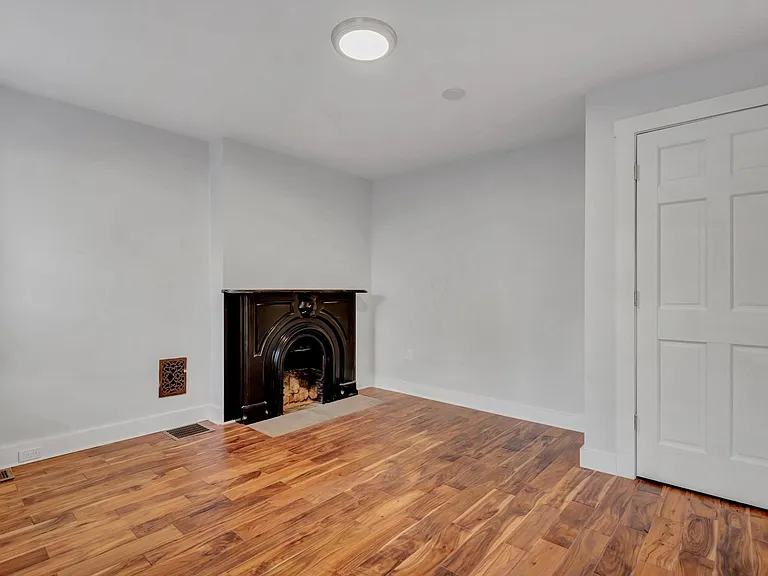 44 Trumbull St — Photo 7