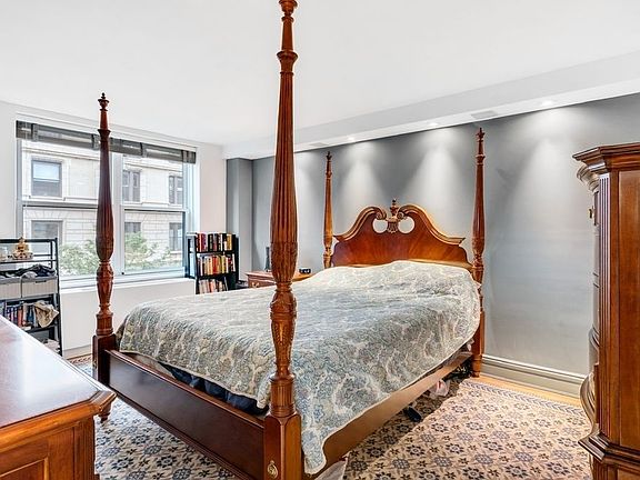 5th image of 2250 Broadway APT 4E