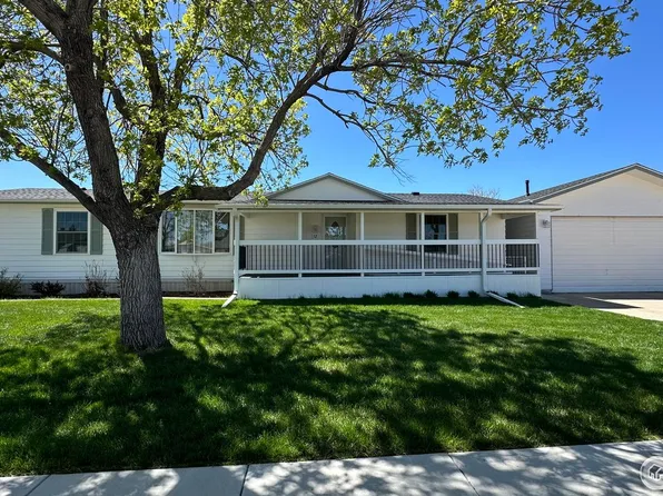 220 Washington Ave #12, Bennett, CO 80102
