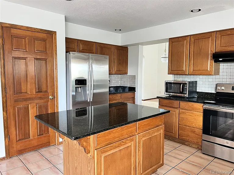 9881 Spring Hill Pl — Photo 7