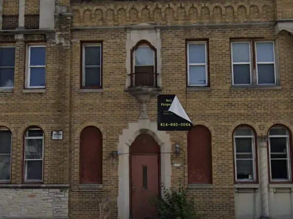 2776 N 35th St, Milwaukee, WI 53210