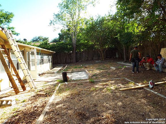 3rd image of 13407 Los Indios St