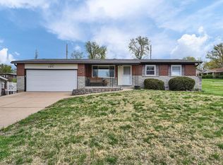 5431 Crestside Ln, Saint Louis, MO