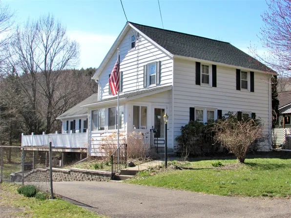 433 Echo Rd, Vestal, NY 13850