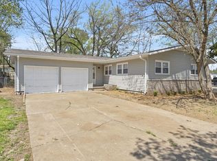 1833 S Newton Ave, Springfield, MO 65807