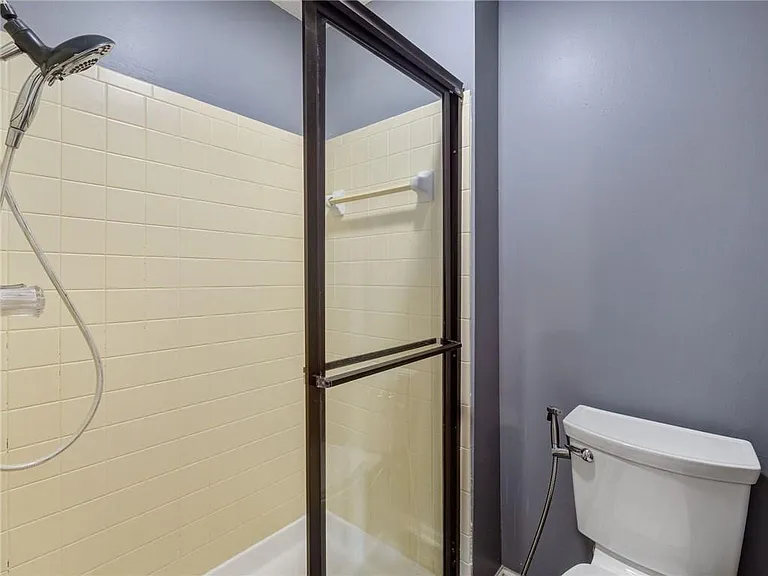 11411 Nieman Rd — Photo 25