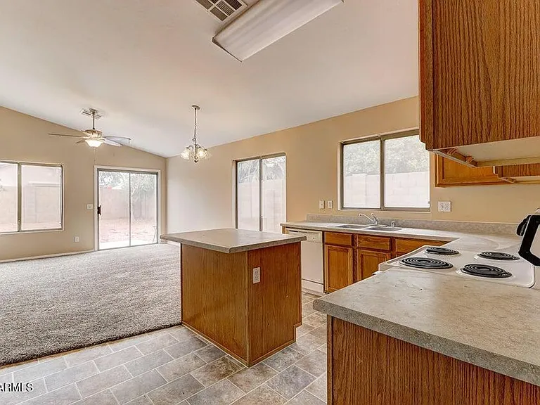 14916 W Acapulco Ln — Photo 7