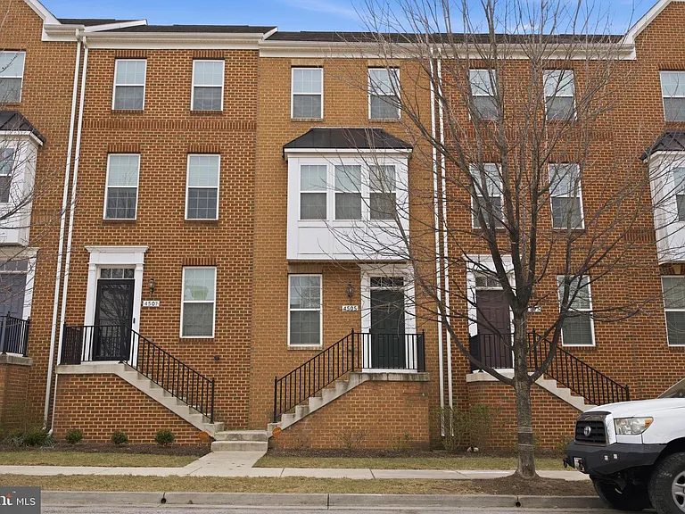 4505 Foster Ave — Photo 2