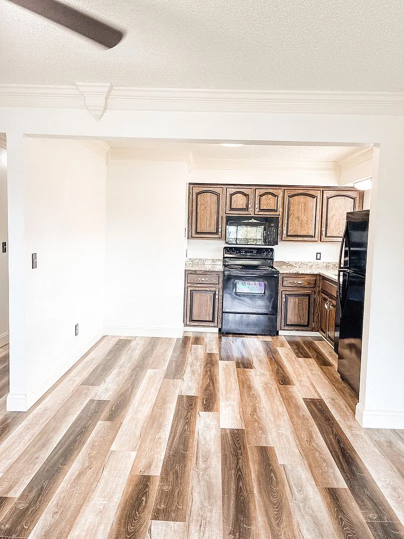 2409 Texas Avenue — Photo 3