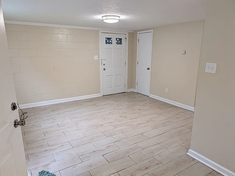632 Chatham Ave — Photo 6