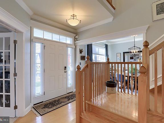 4th image of 327 Spurrier Dr
