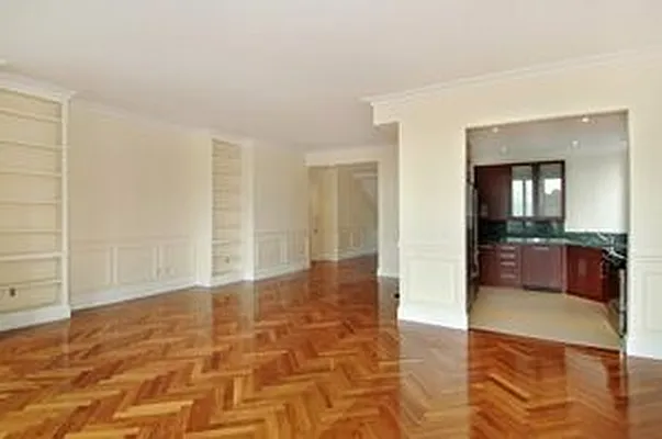 Rented by Beekman Regent Leasing  | media 27