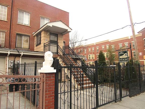 5th image of 1597 Saint Marks Ave