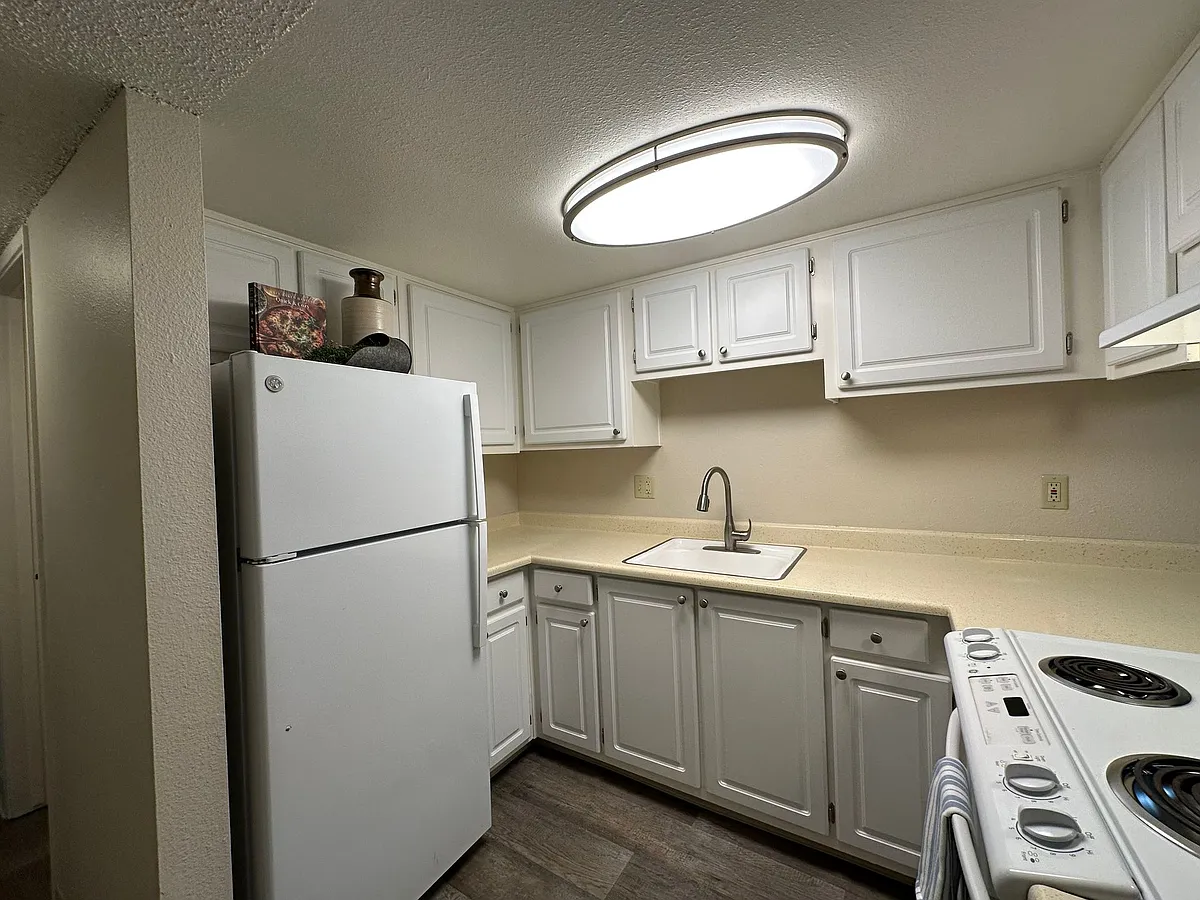 Building Photo - Northridge Terrace Apartments ~ A Hidden Gem!