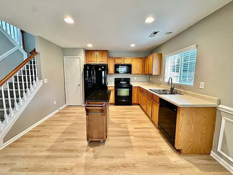551 Tribune Dr — Photo 4