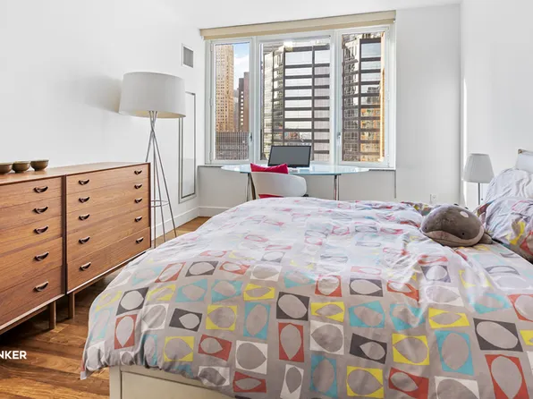 250 East 53rd Street image 11 of 20