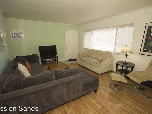 2nd image of 3675 Bayside Ln