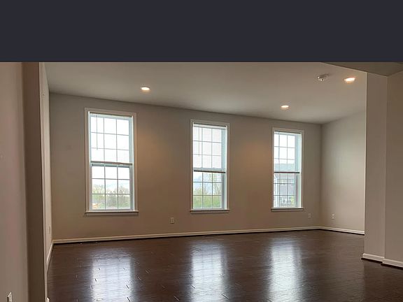 5th image of 2707 S Spurway Dr