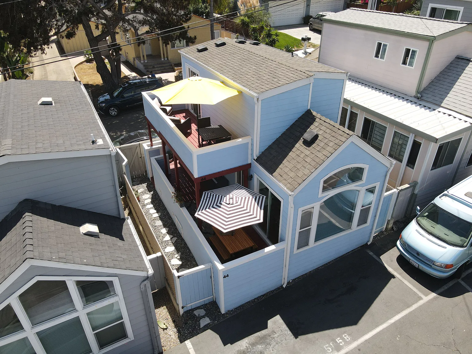 2 bed, 700 sqft, $4,000 — Photo 1