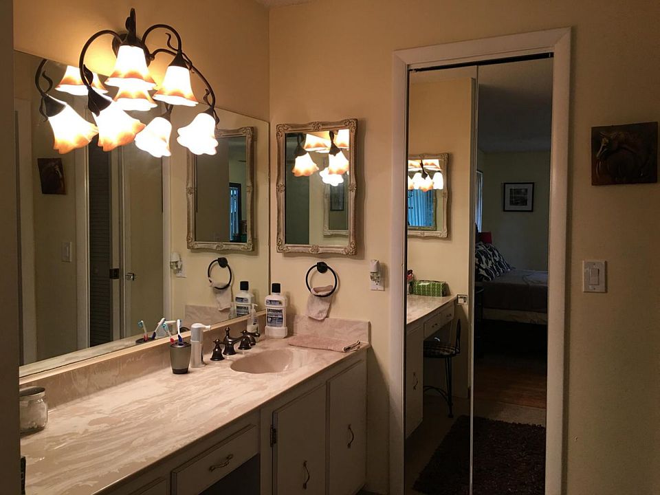 2nd image of 13731 Flora Pl