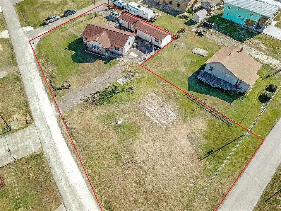 1st image of 306 Lakeshore Dr N #N