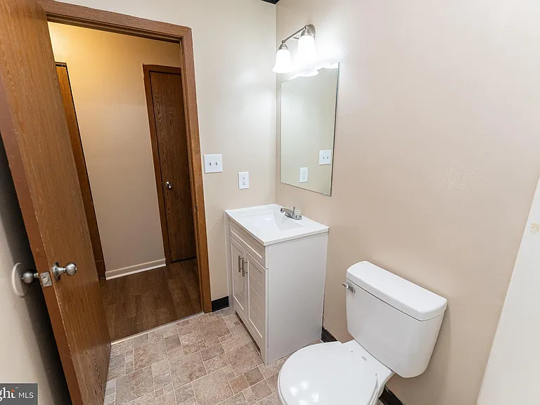 510 S Main St #7 — Photo 17