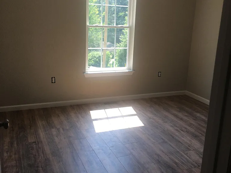 628 Maplewood Dr — Photo 9