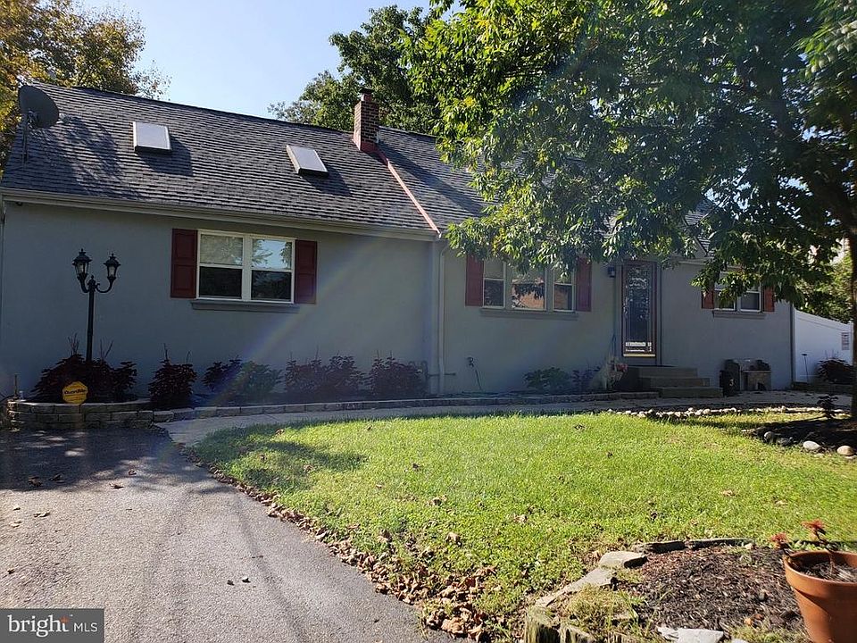 2nd image of 3 Girard Ave