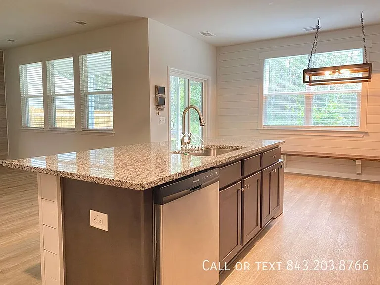 2641 Alamanda Dr — Photo 10
